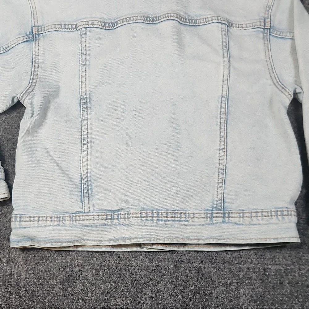 H&M Kids Light Wash Denim Trucker Jacket Jean Coat Size 5-6T Unisex
